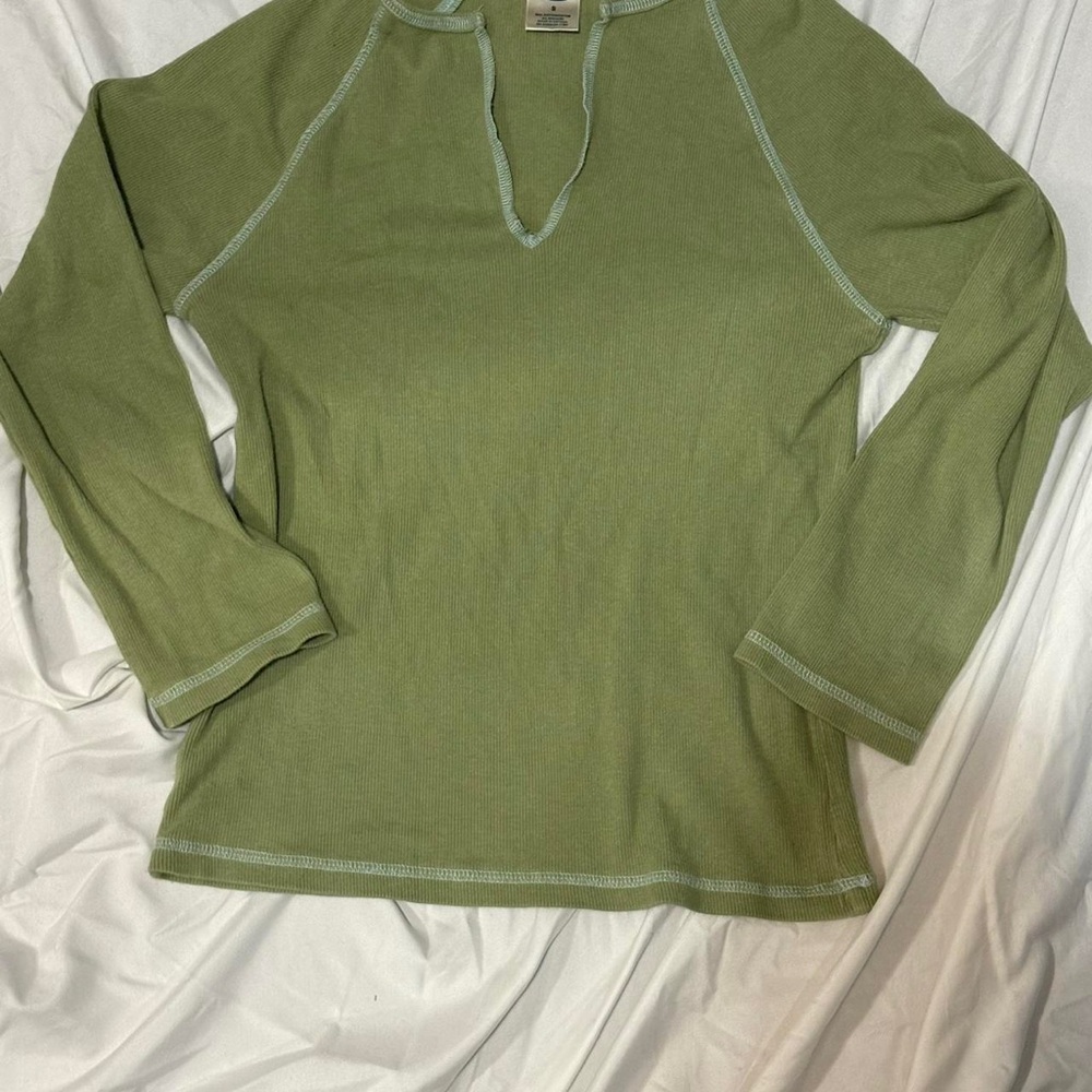 Old Navy Fitted Green Long Sleeve Tee